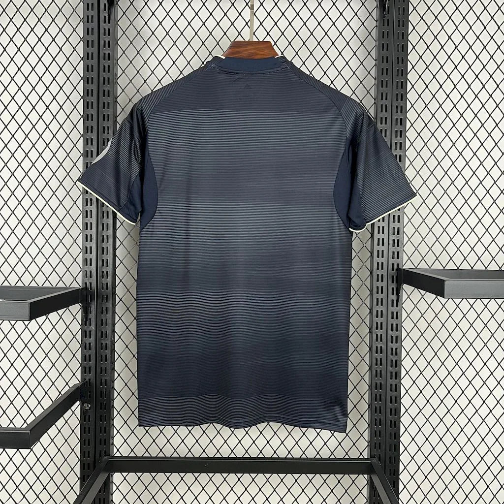 Camisola Real Madrid fora 2025-26
