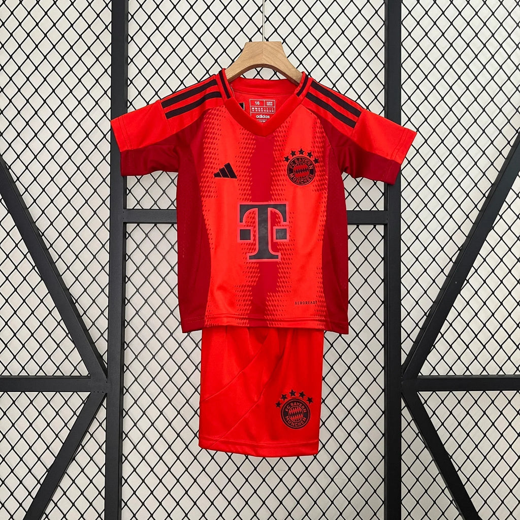 Kindertenue Bayern München 2024-25