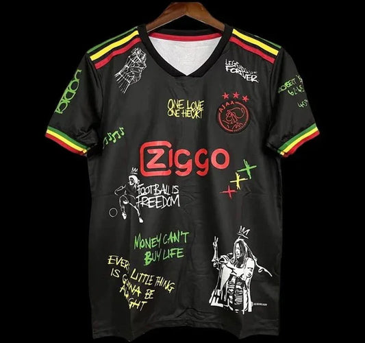 Camisola Ajax temporada 2022-2023 edição especial One Love