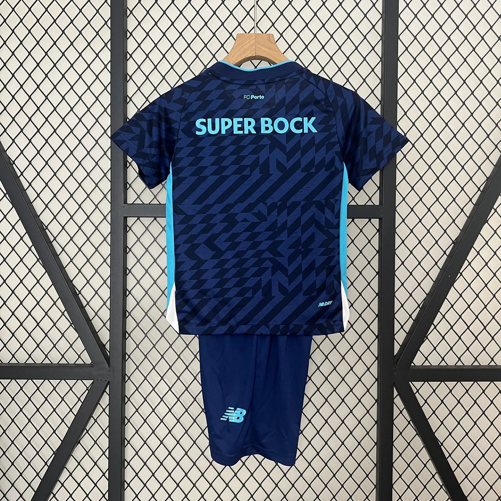 BARNEDRESS Porto 2024/25