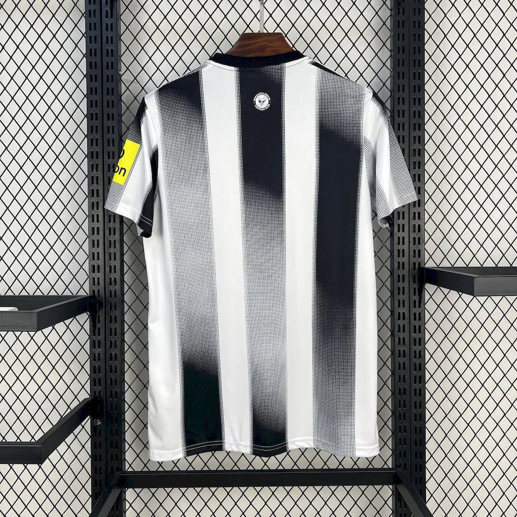 Camisola Newcastle 2025-26