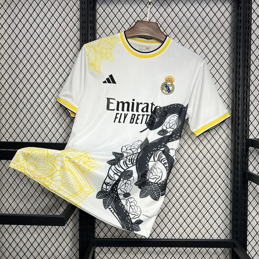 Voetbalshirt Real Madrid voetbal concept 2024 2025