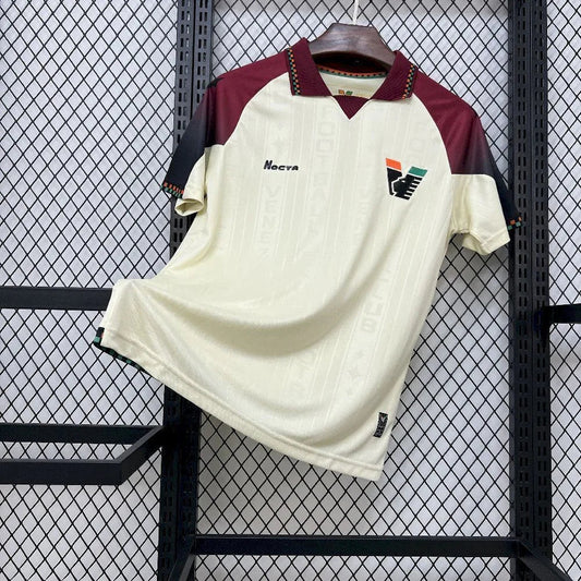 Camisola Venezia fora 2025-26