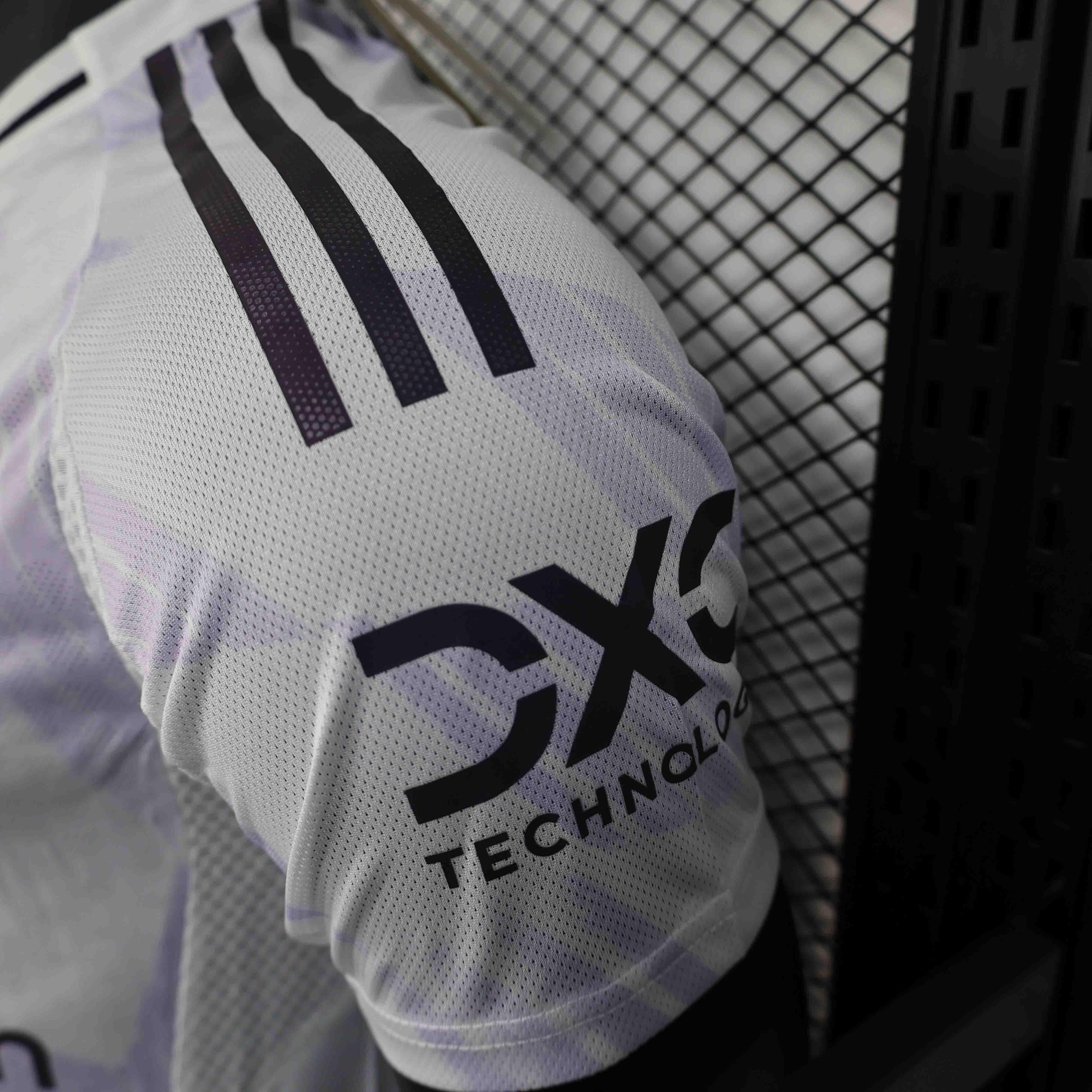 Camisola Manchester United fora 2025-26
