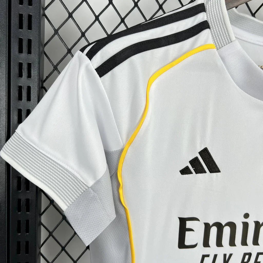Fotballdrakt Real Madrid Hjemme Damer 2025/26