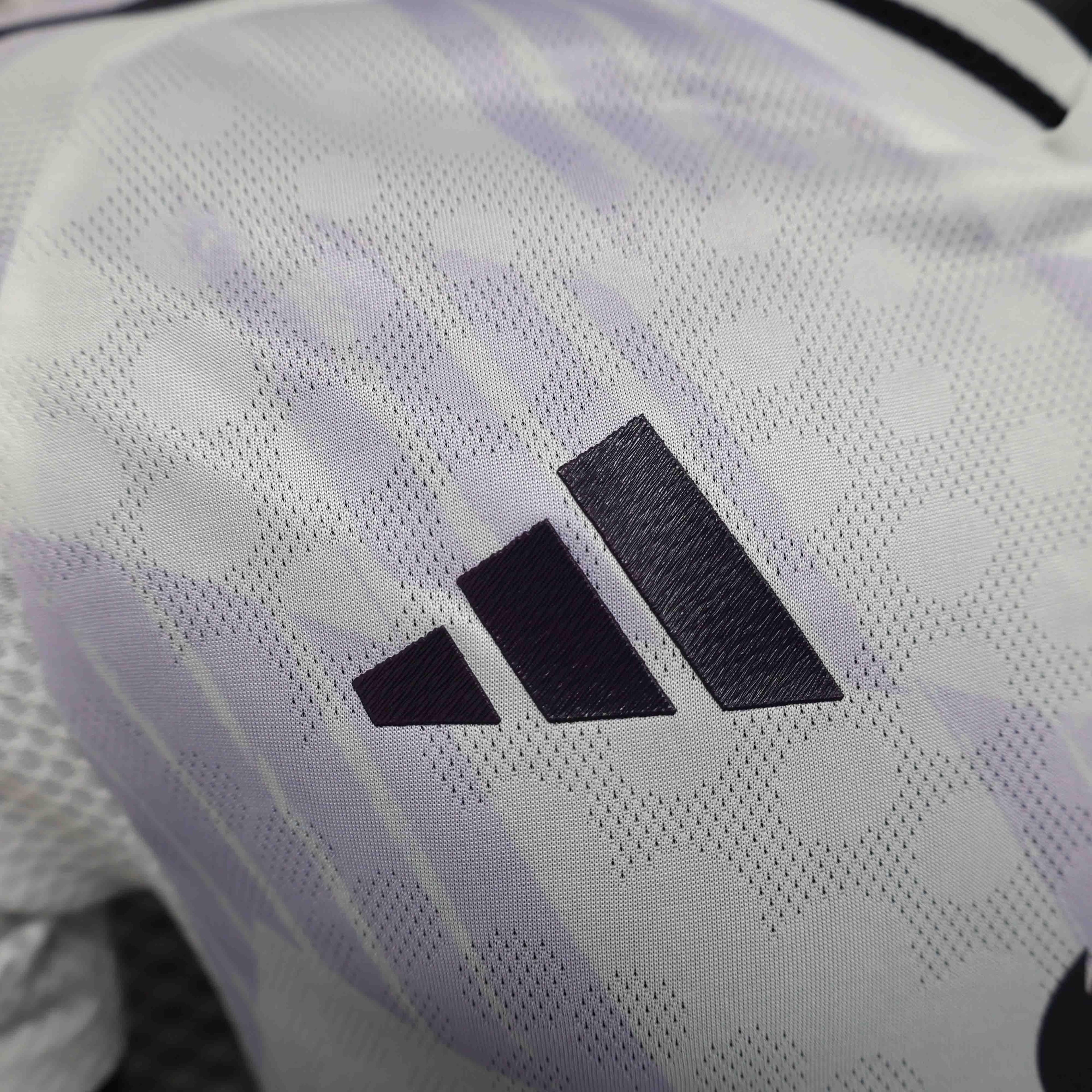 Camisola Manchester United fora 2025-26