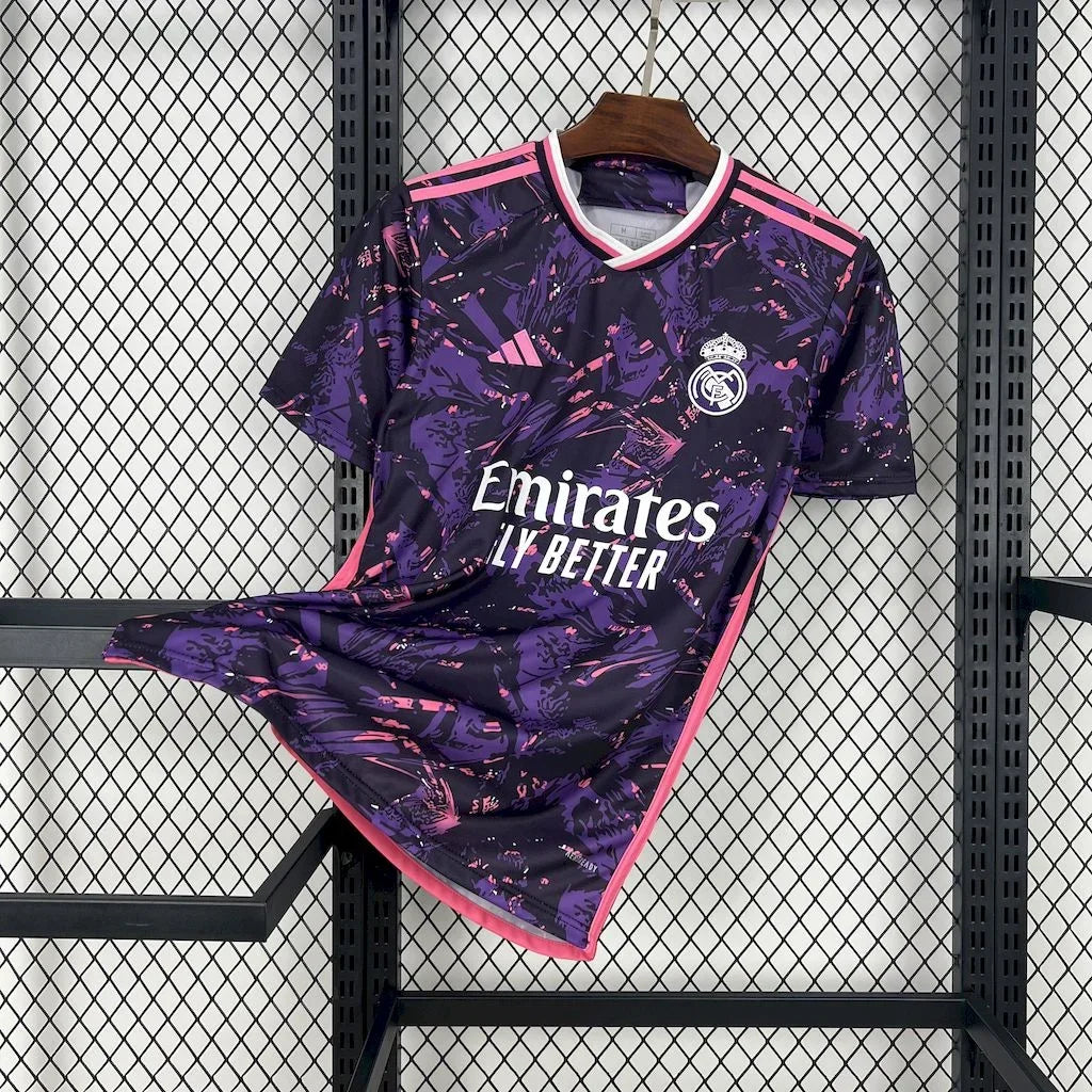 Camisola Real Madrid futebol conceito rosa 2024 2025