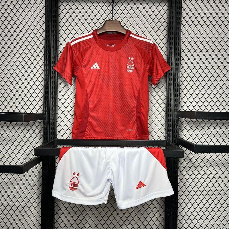 Kindertenue Nottingham Forest 2024-25